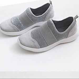 🔴 NEW Gray and Silver Slip-on Tennis Shoes